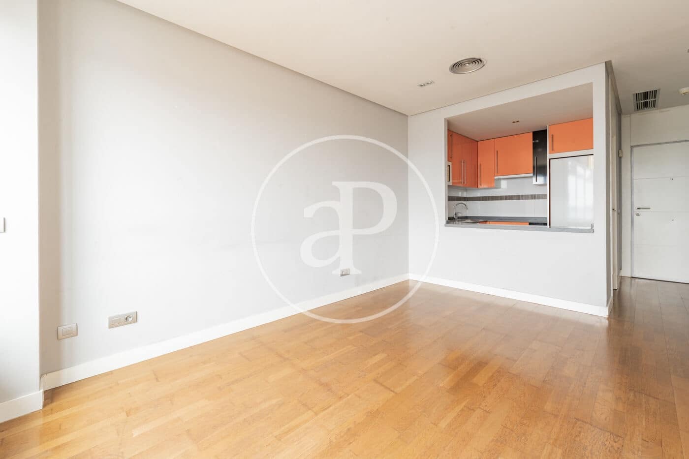 1 sypialnia Apartament do wynajęcia w Miasto Madryt z basenem garażem - 1 300 € (Ref: 9829168)