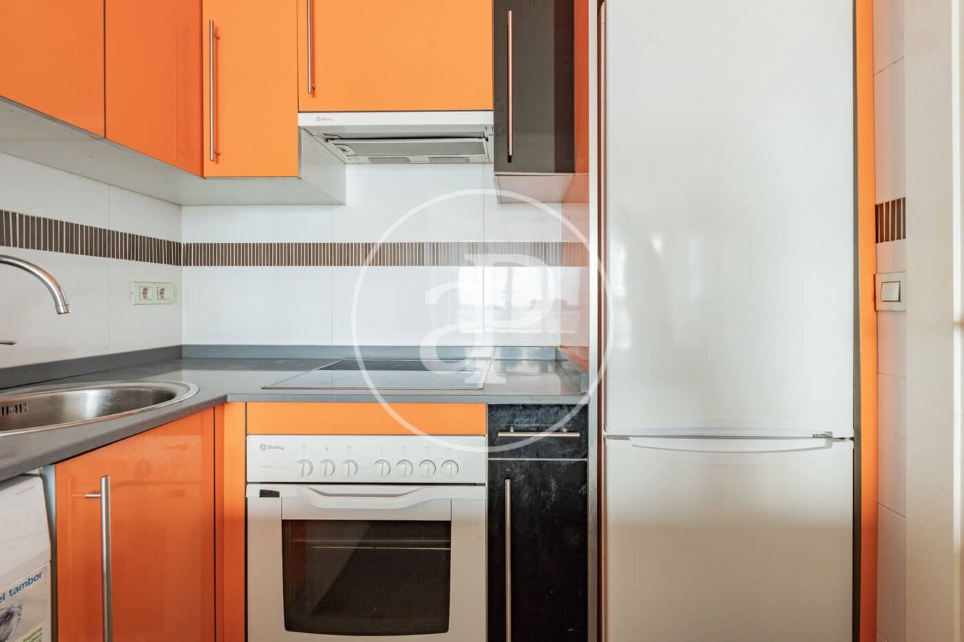 1 sypialnia Apartament do wynajęcia w Miasto Madryt z basenem garażem - 1 300 € (Ref: 9829168)