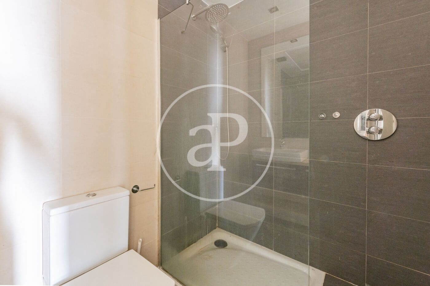 1 sypialnia Apartament do wynajęcia w Miasto Madryt z basenem garażem - 1 300 € (Ref: 9829168)