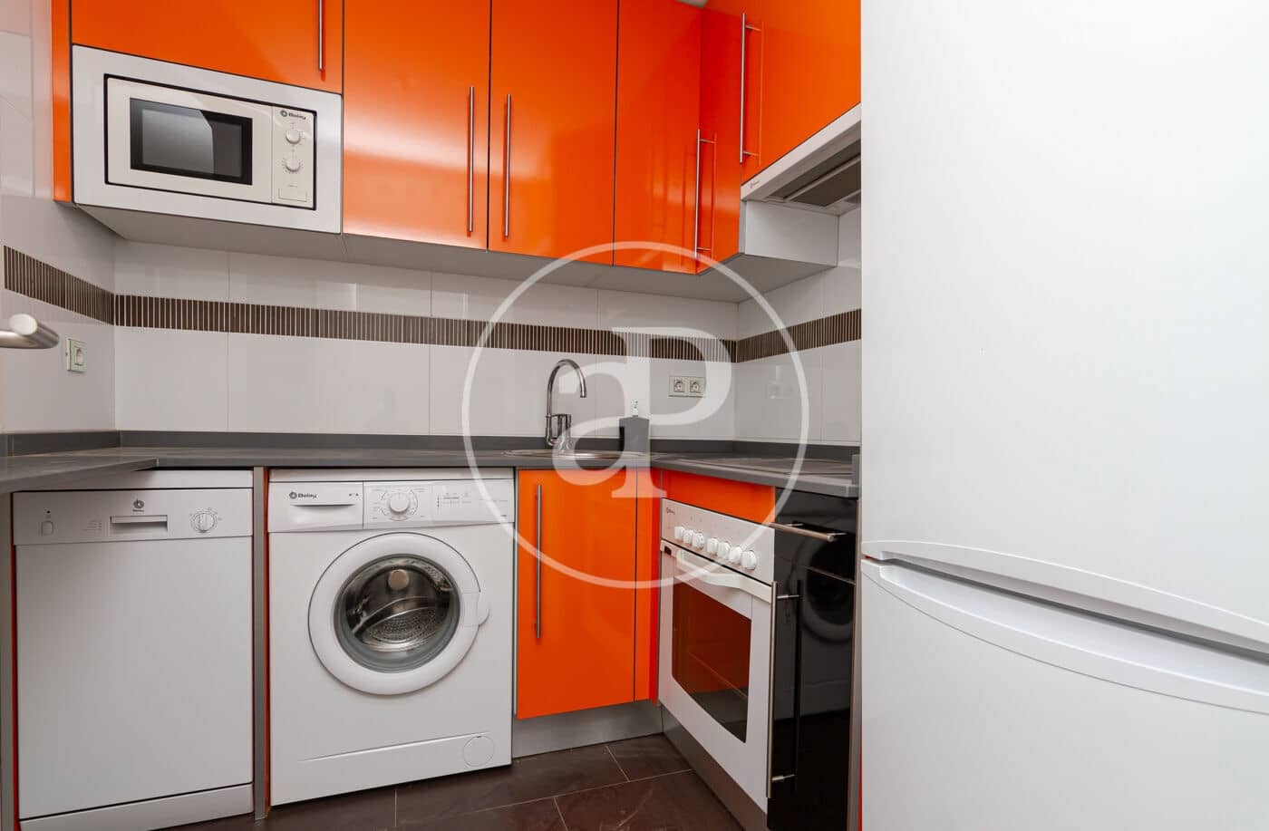 1 sypialnia Apartament do wynajęcia w Miasto Madryt z basenem garażem - 1 300 € (Ref: 9829169)