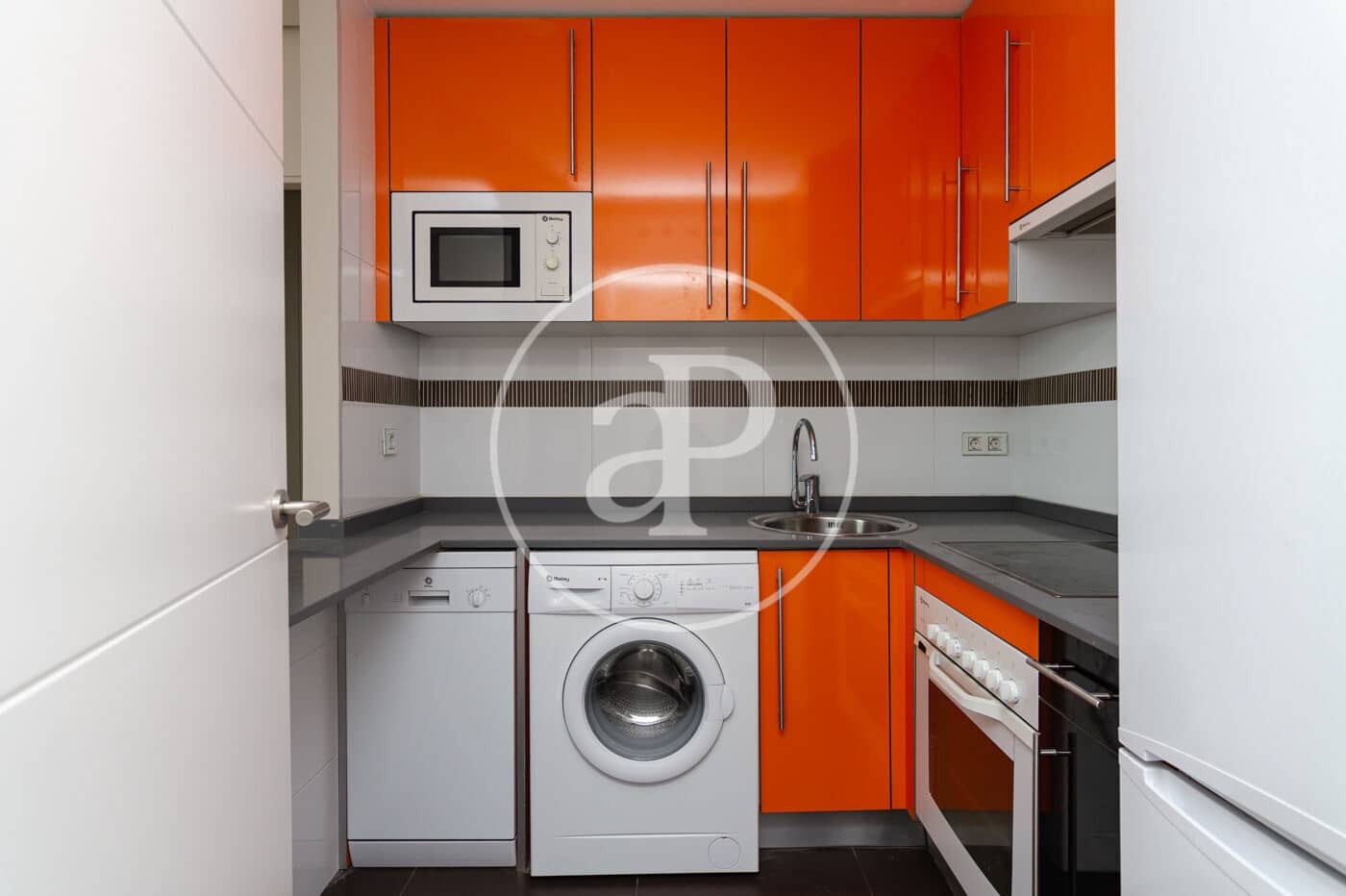 1 sypialnia Apartament do wynajęcia w Miasto Madryt z basenem garażem - 1 300 € (Ref: 9829169)