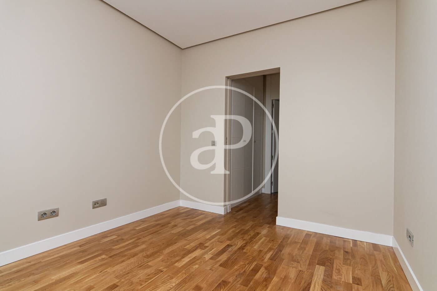 1 sypialnia Apartament do wynajęcia w Miasto Madryt z basenem garażem - 1 300 € (Ref: 9829169)