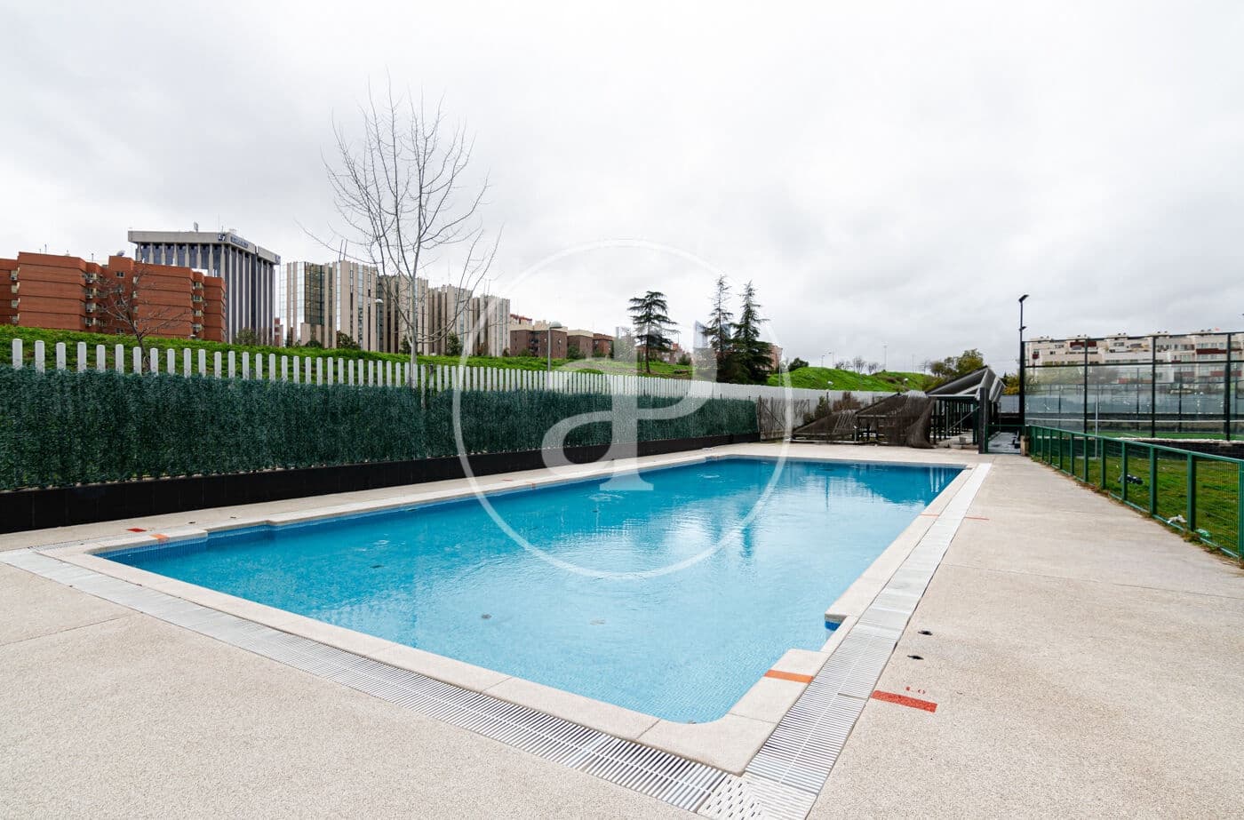 1 sypialnia Apartament do wynajęcia w Miasto Madryt z basenem garażem - 1 300 € (Ref: 9829169)