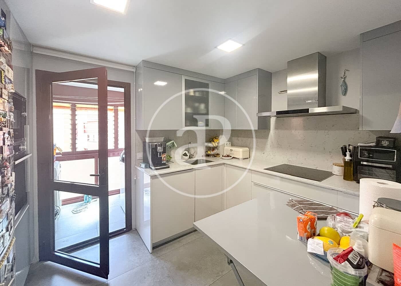 3 soveværelse Lejlighed til salg i Madrid by med swimmingpool - € 750.000 (Ref: 9829170)