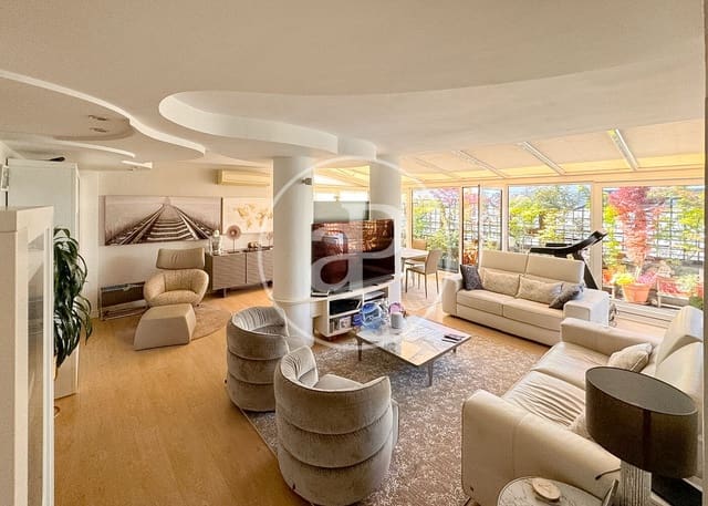 3 soveværelse Lejlighed til salg i Canillas, Madrid by med swimmingpool - € 750.000 (Ref: 9829170)
