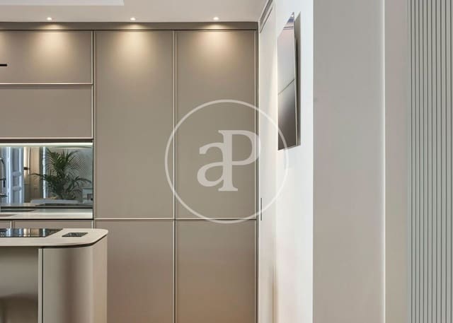 Appartement de 3 chambres à louer à Justicia, Madrid ville - 4 100 € (Ref: 9831543)