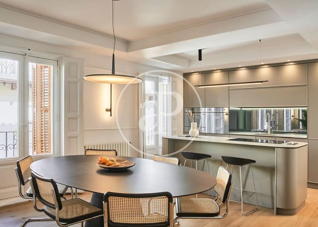 Appartement de 3 chambres à louer à Justicia, Madrid ville - 4 100 € (Ref: 9831543)