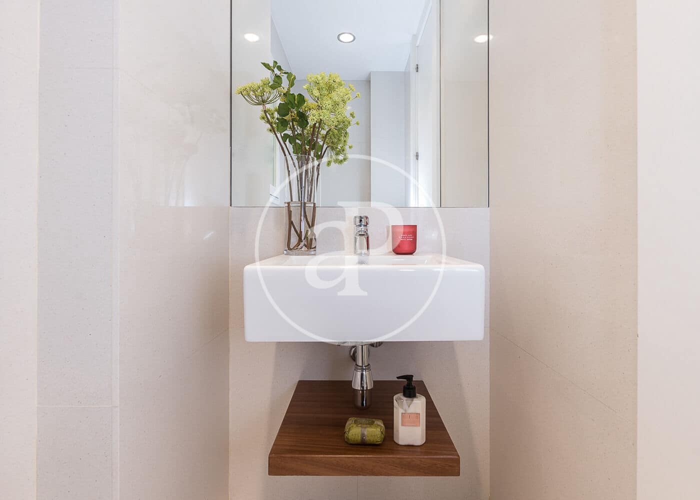Appartement de 4 chambres à louer à Madrid ville - 7 000 € (Ref: 9831544)
