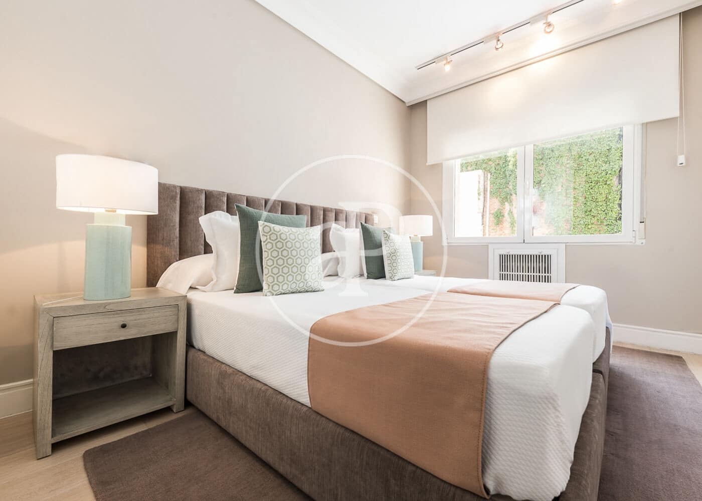 Appartement de 4 chambres à louer à Madrid ville - 7 000 € (Ref: 9831544)