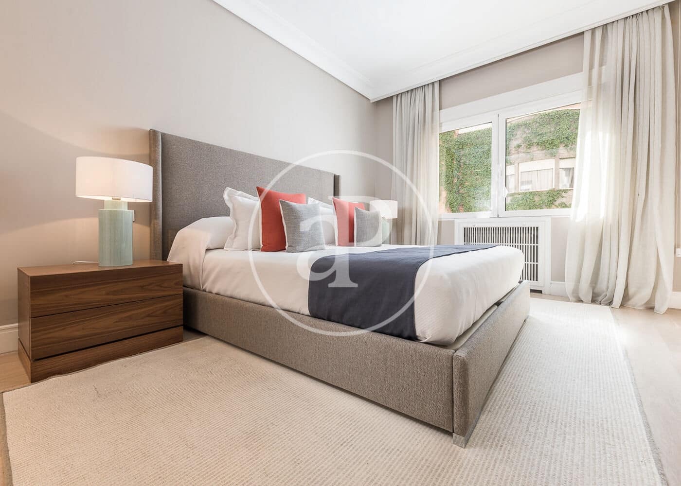 Appartement de 4 chambres à louer à Madrid ville - 7 000 € (Ref: 9831544)