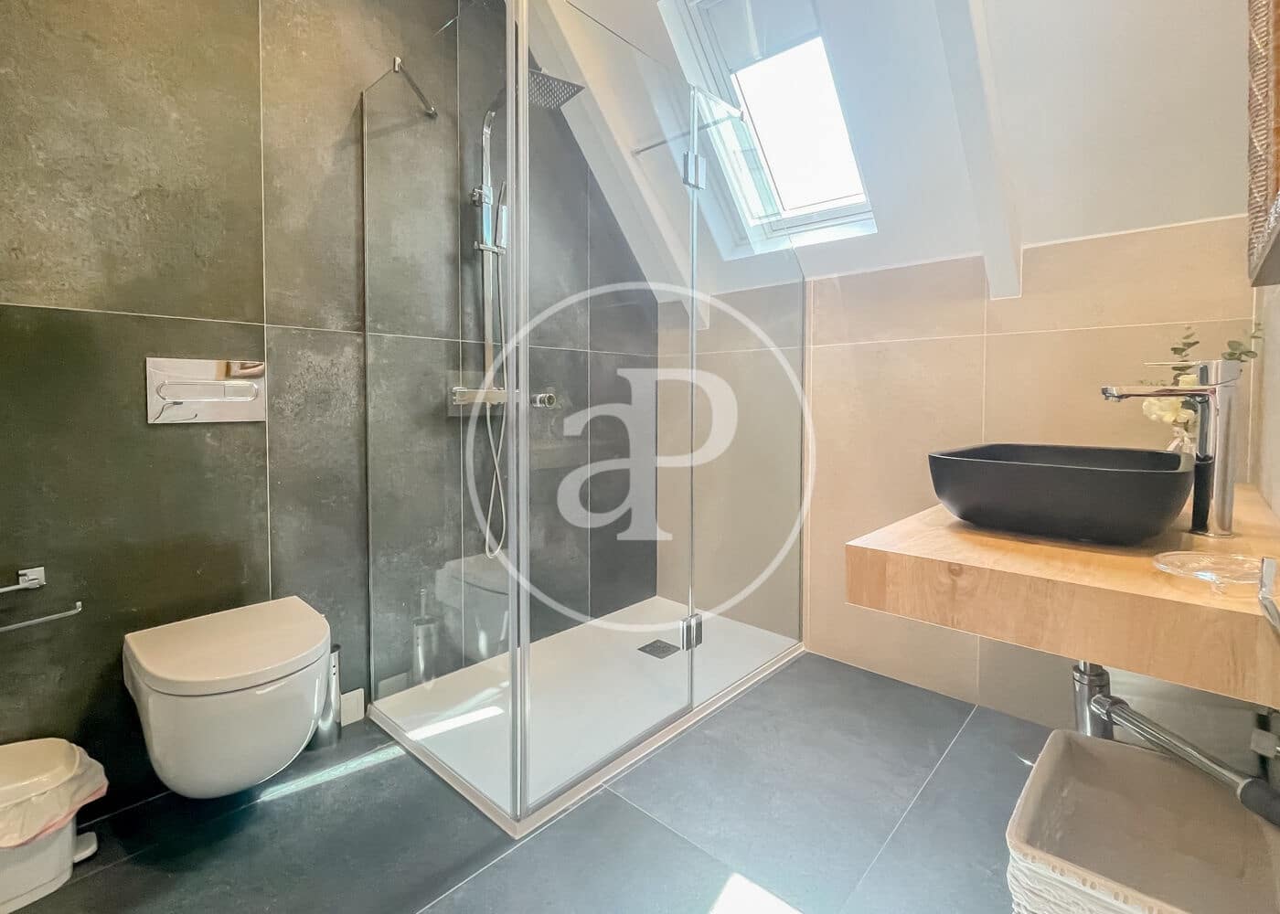 2 soverom Leilighet til leie i Madrid by - € 3 400 (Ref: 9831545)