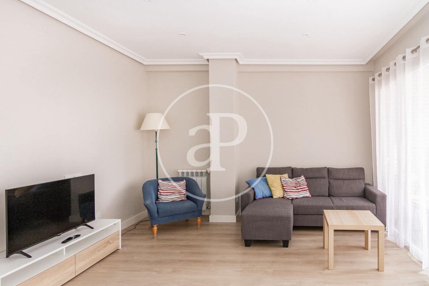 Apartamento de 3 habitaciones en Madrid ciudad en alquiler - 2.400 € (Ref: 9831548)