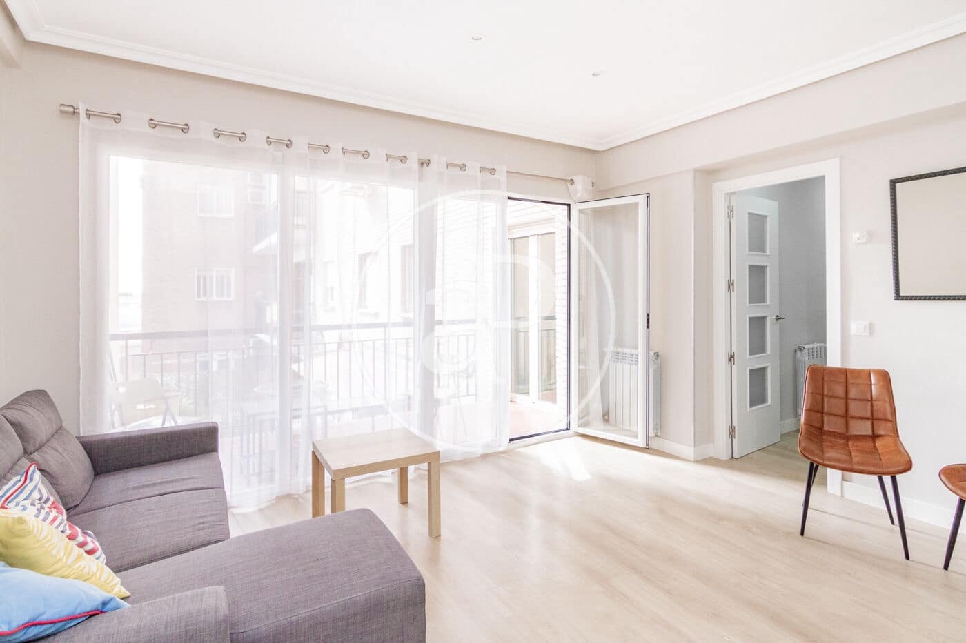 Apartamento de 3 habitaciones en Madrid ciudad en alquiler - 2.400 € (Ref: 9831548)