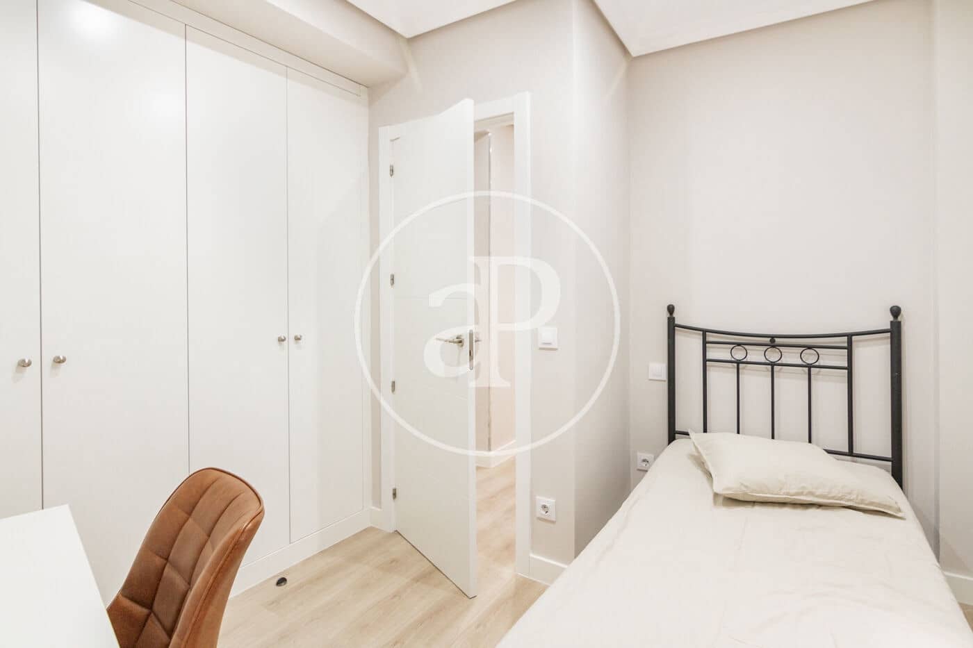 Apartamento de 3 habitaciones en Madrid ciudad en alquiler - 2.400 € (Ref: 9831548)