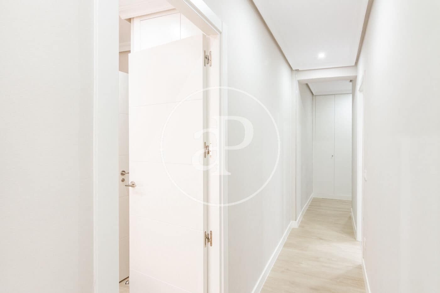 Apartamento de 3 habitaciones en Madrid ciudad en alquiler - 2.400 € (Ref: 9831548)