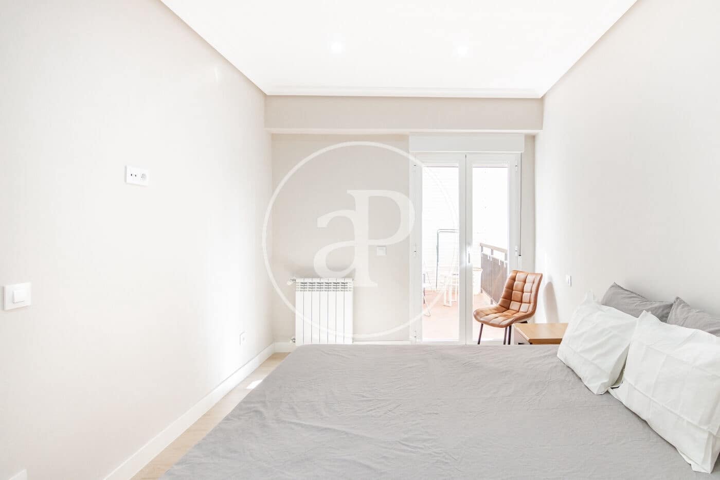 Apartamento de 3 habitaciones en Madrid ciudad en alquiler - 2.400 € (Ref: 9831548)