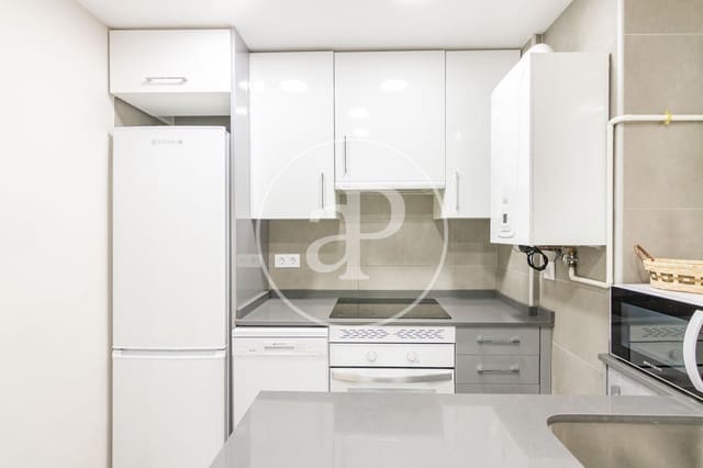 Apartamento de 3 habitaciones en Embajadores, Madrid ciudad en alquiler - 2.400 € (Ref: 9831548)