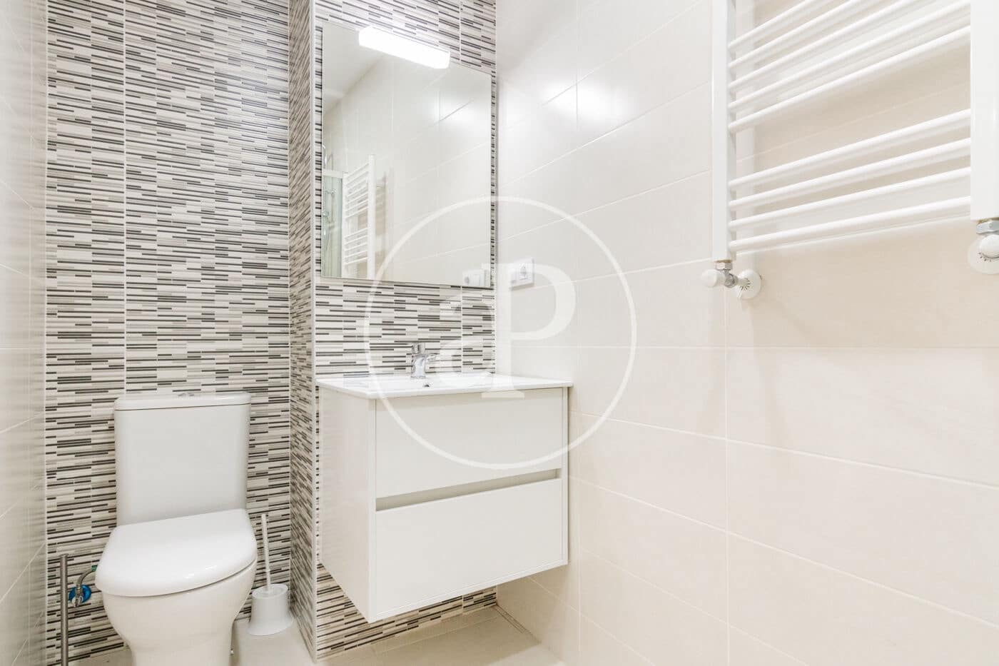 Apartamento de 3 habitaciones en Madrid ciudad en alquiler - 2.400 € (Ref: 9831548)