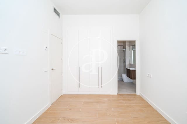 1 soverom Leilighet til leie i San Juan Bautista, Madrid by med svømmebasseng garasje - € 2 500 (Ref: 9831554)