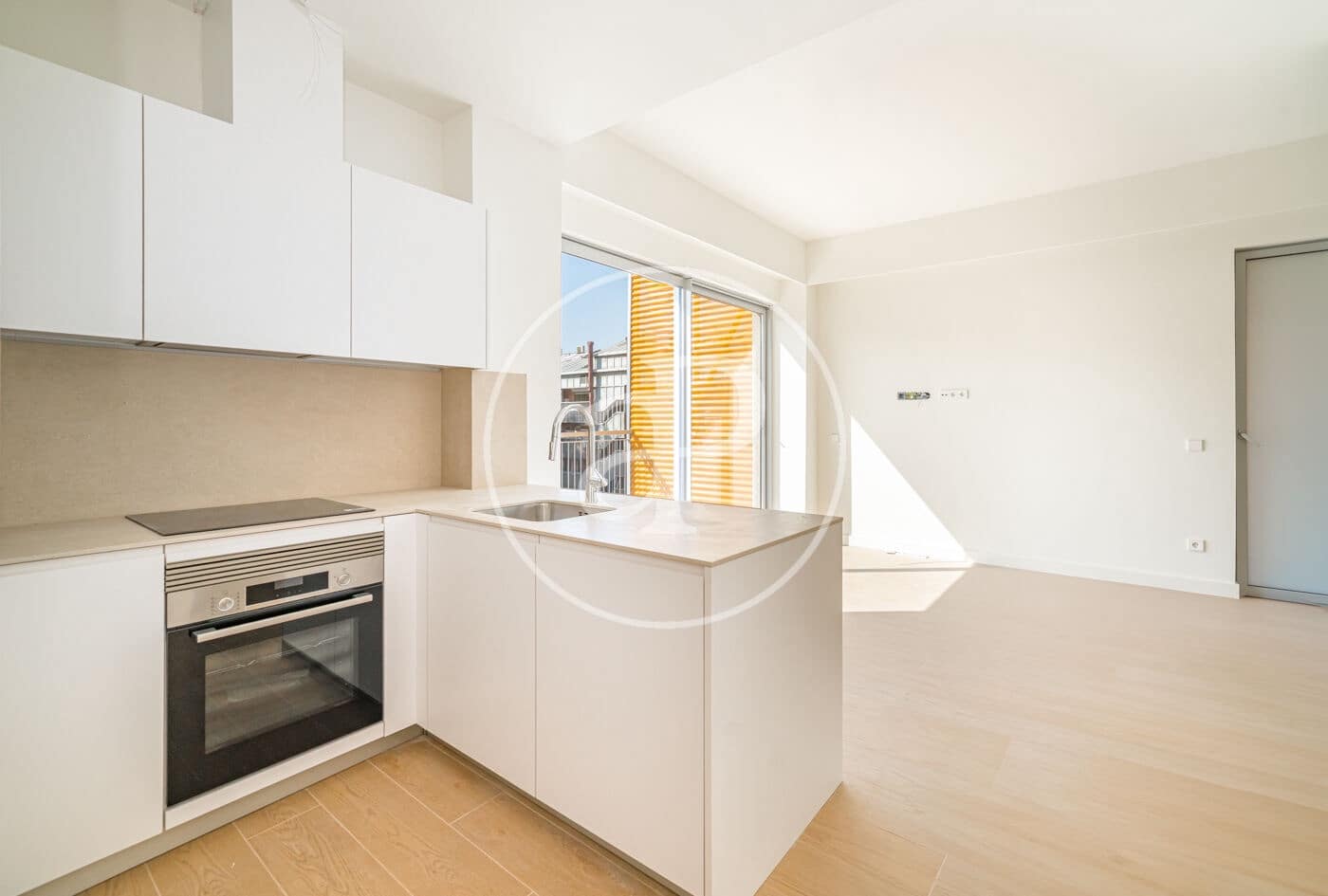 Appartement de 1 chambre à louer à Madrid ville avec piscine garage - 2 500 € (Ref: 9831554)