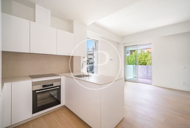 1 soverom Leilighet til leie i San Juan Bautista, Madrid by med svømmebasseng garasje - € 2 500 (Ref: 9831554)