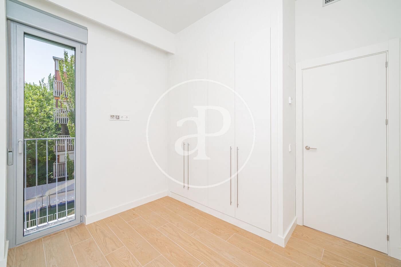 Appartement de 1 chambre à louer à Madrid ville avec piscine garage - 2 500 € (Ref: 9831554)