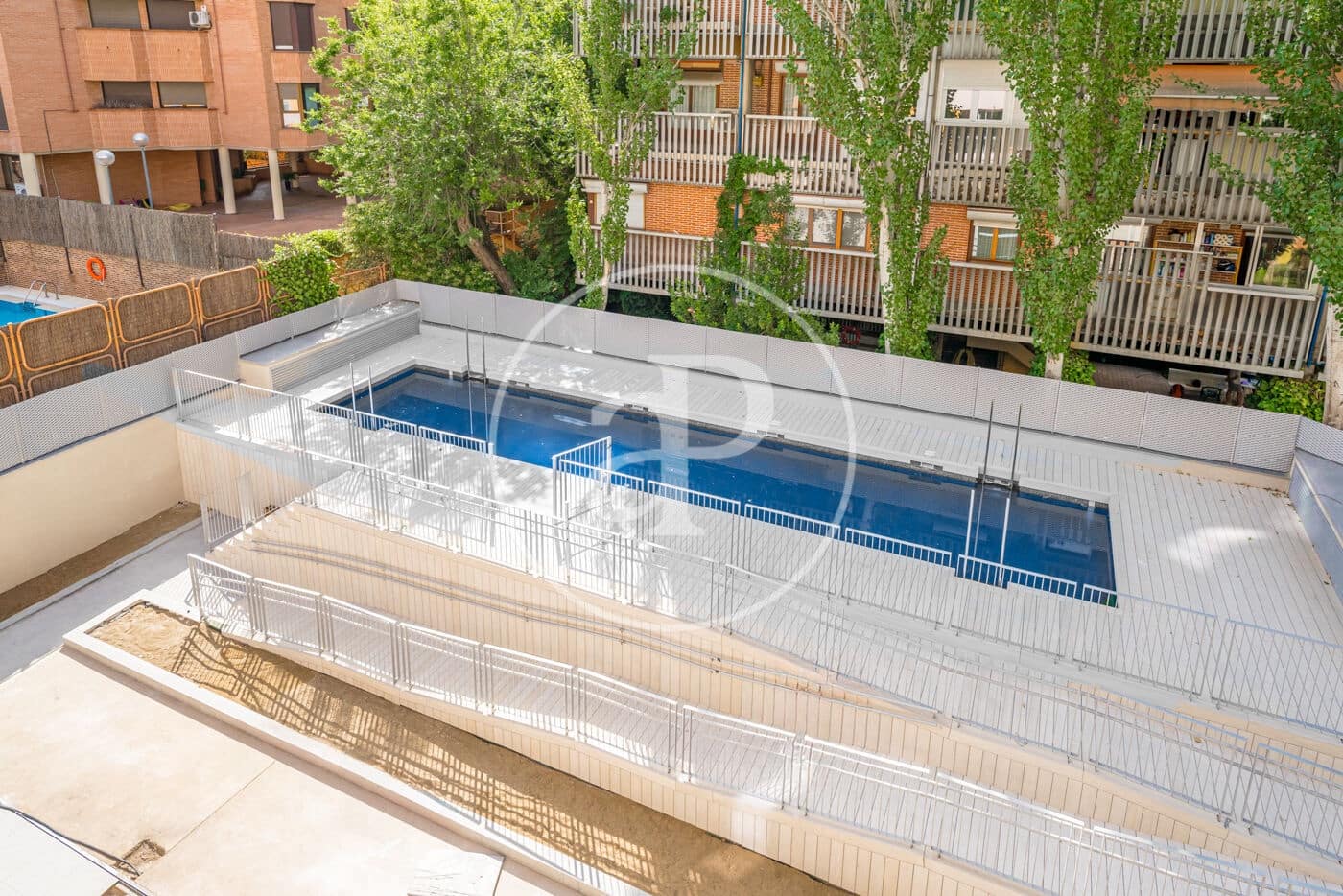 Appartement de 1 chambre à louer à Madrid ville avec piscine garage - 2 500 € (Ref: 9831554)