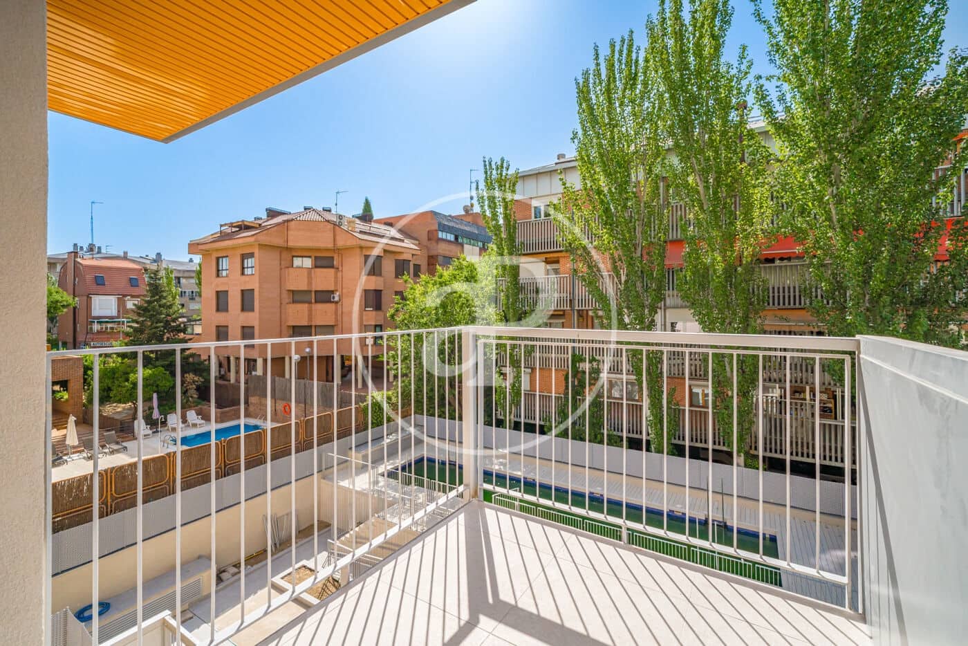 Appartement de 1 chambre à louer à Madrid ville avec piscine garage - 2 500 € (Ref: 9831554)