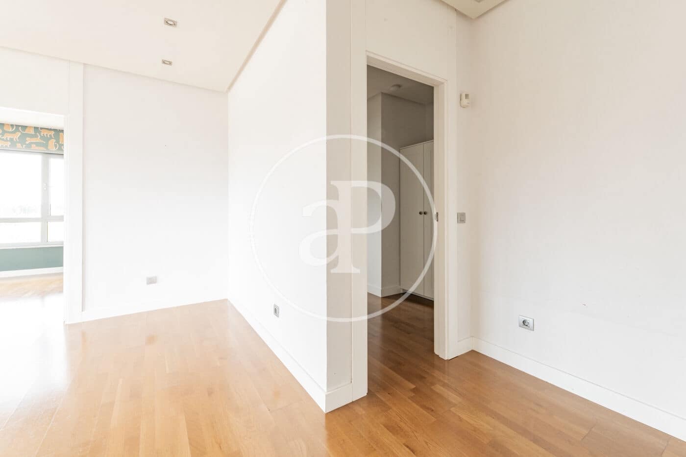 2 sypialnia Apartament do wynajęcia w Miasto Madryt z basenem garażem - 1 700 € (Ref: 9831555)