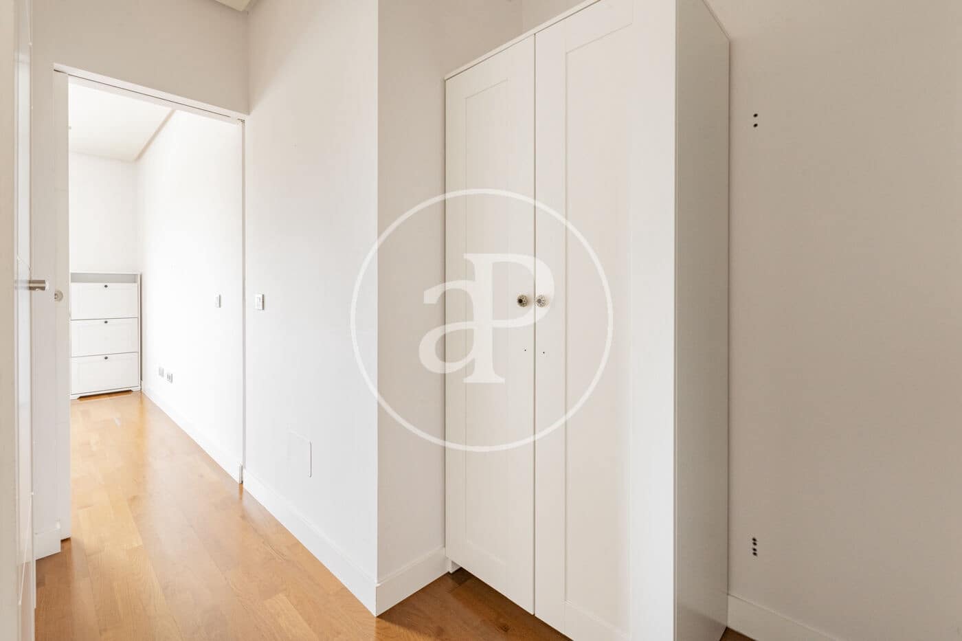 2 sypialnia Apartament do wynajęcia w Miasto Madryt z basenem garażem - 1 700 € (Ref: 9831555)