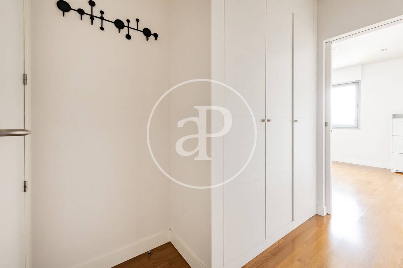 2 sypialnia Apartament do wynajęcia w Miasto Madryt z basenem garażem - 1 700 € (Ref: 9831555)