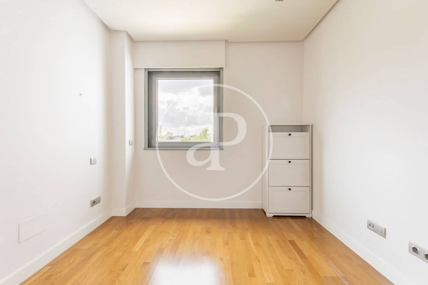 2 sypialnia Apartament do wynajęcia w Miasto Madryt z basenem garażem - 1 700 € (Ref: 9831555)