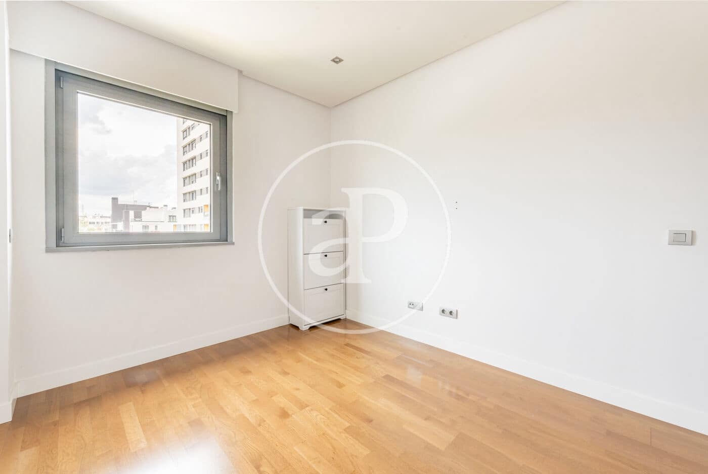 2 sypialnia Apartament do wynajęcia w Miasto Madryt z basenem garażem - 1 700 € (Ref: 9831555)