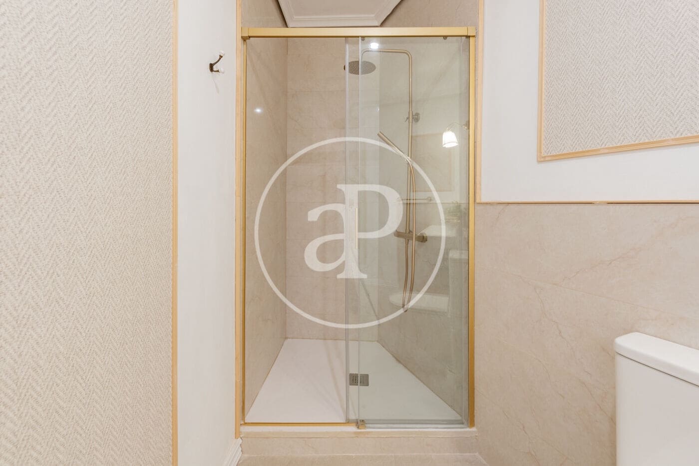 3 bedroom Apartment for sale in Madrid city - € 1,490,000 (Ref: 9836676)