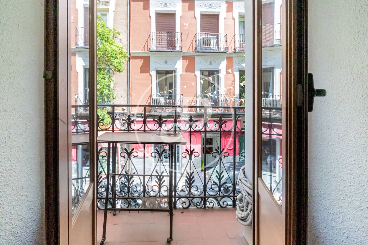 3 soveværelse Lejlighed til leje i Madrid by - € 2.400 (Ref: 9836677)