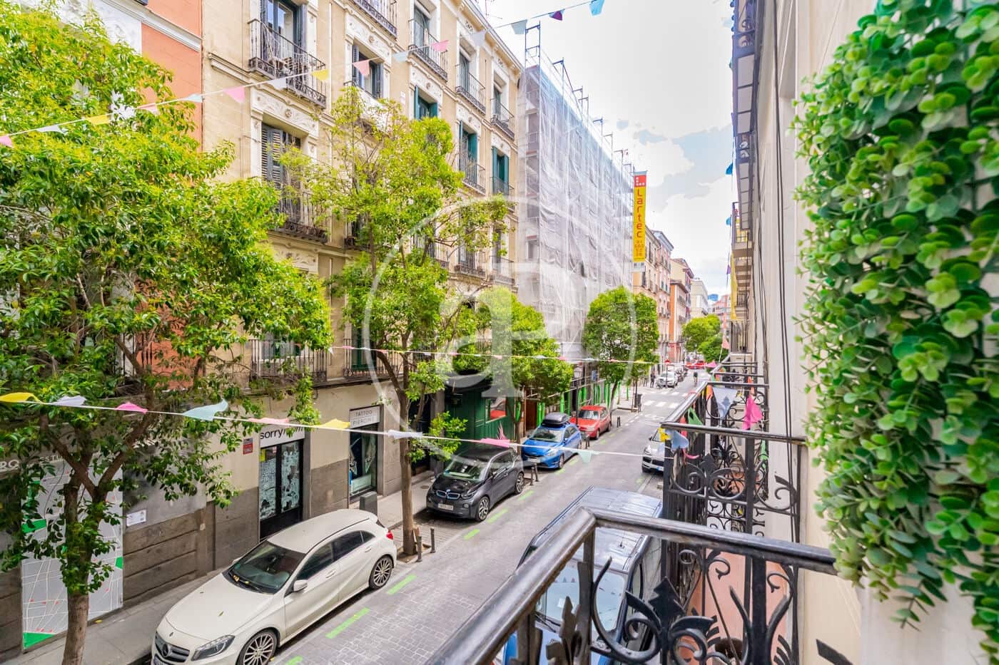 3 soveværelse Lejlighed til leje i Madrid by - € 2.400 (Ref: 9836677)