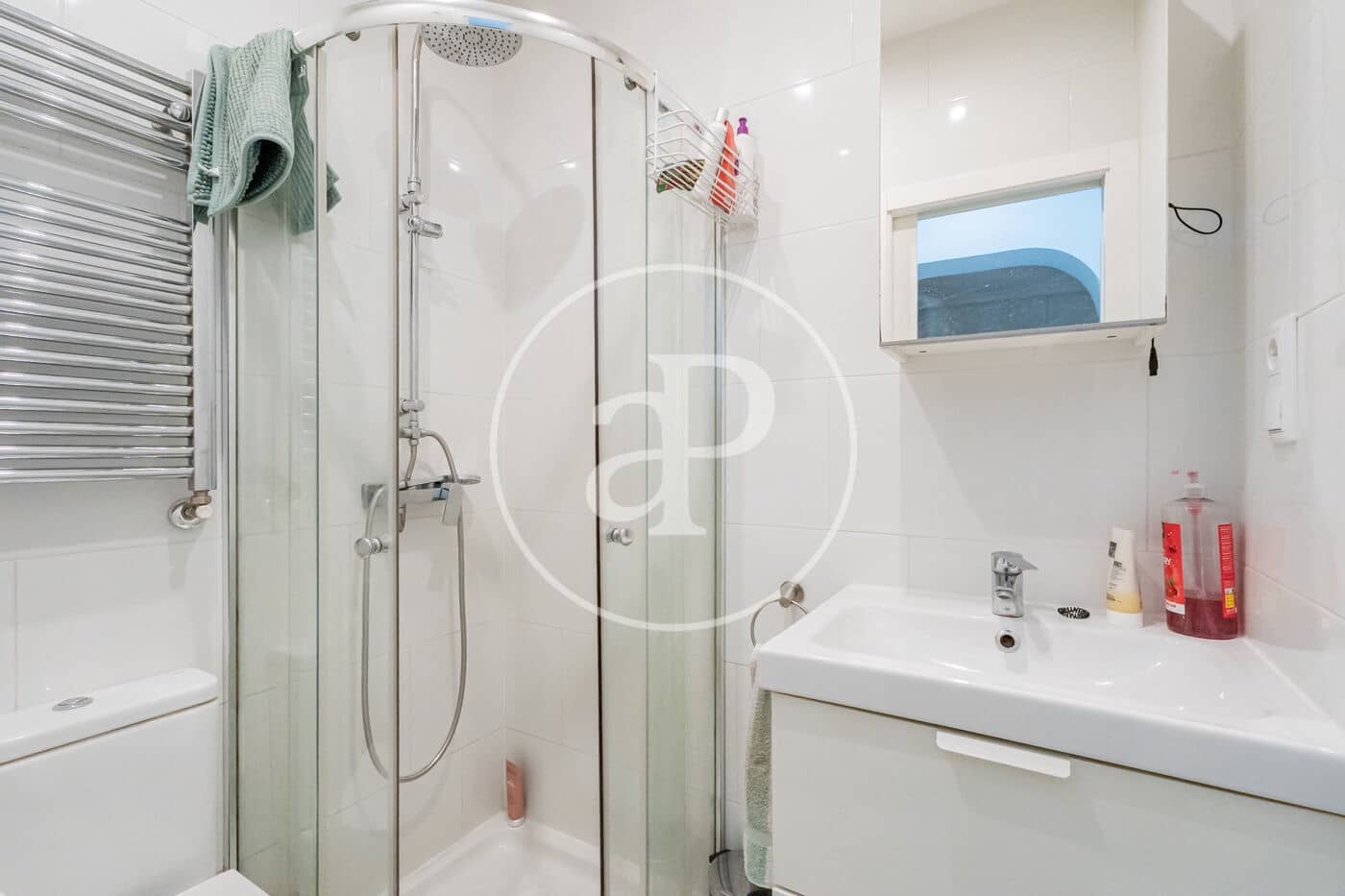 3 soveværelse Lejlighed til leje i Madrid by - € 2.400 (Ref: 9836677)