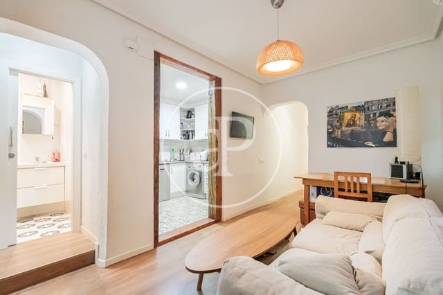 3 sovrum Lägenhet att hyra i Universidad, Madrid stad - 2 400 € (Ref: 9836677)