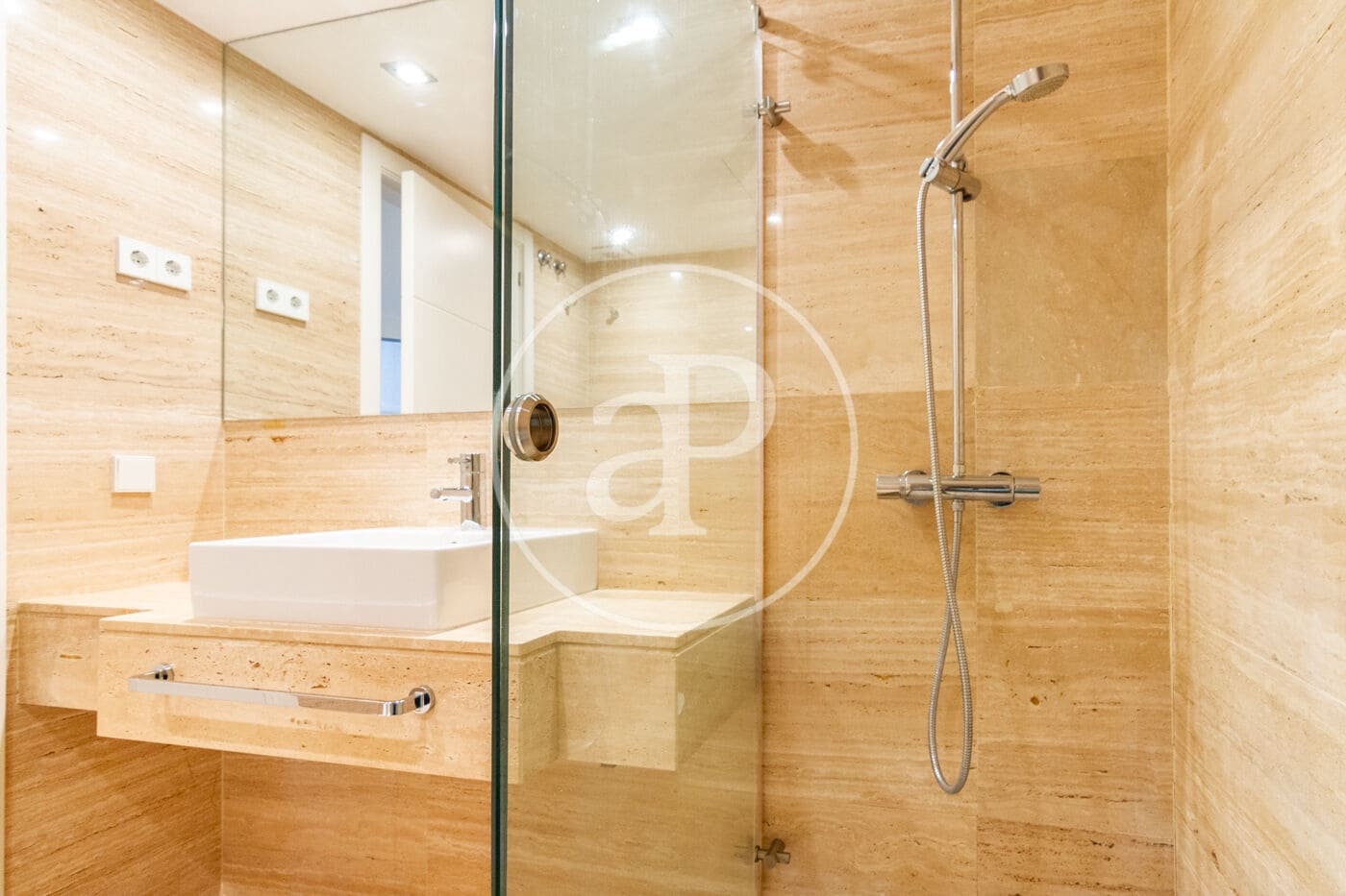 1 sypialnia Apartament do wynajęcia w Miasto Madryt - 2 650 € (Ref: 9843410)
