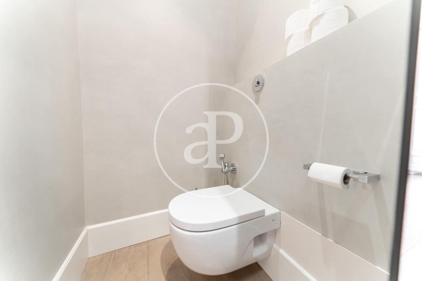 3 quarto Apartamento para arrendar em Madrid cidade - 4 600 € (Ref: 9843411)