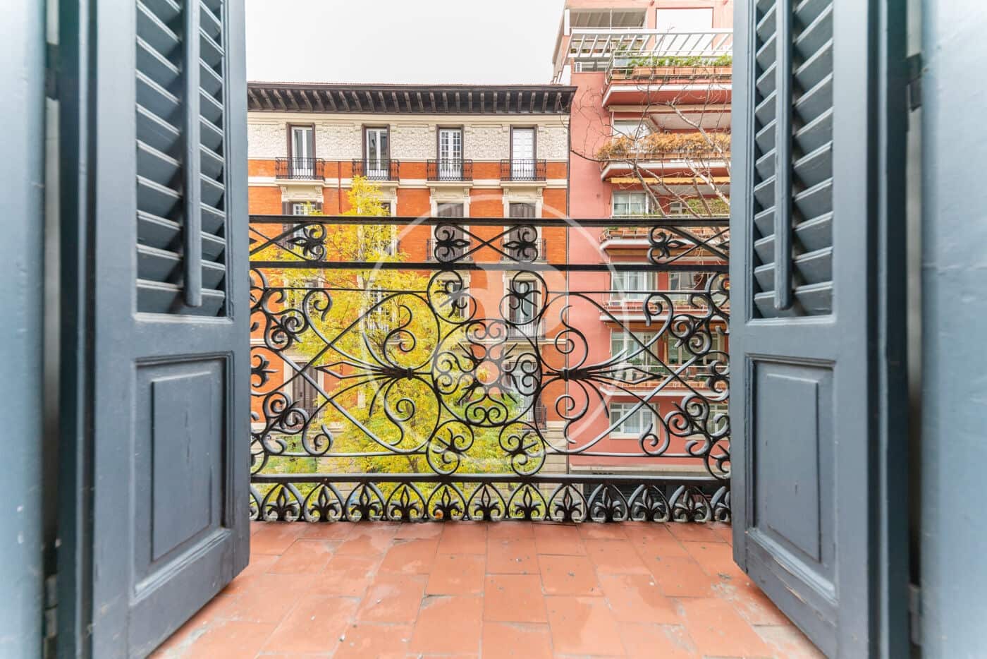 3 quarto Apartamento para arrendar em Madrid cidade - 4 600 € (Ref: 9843411)