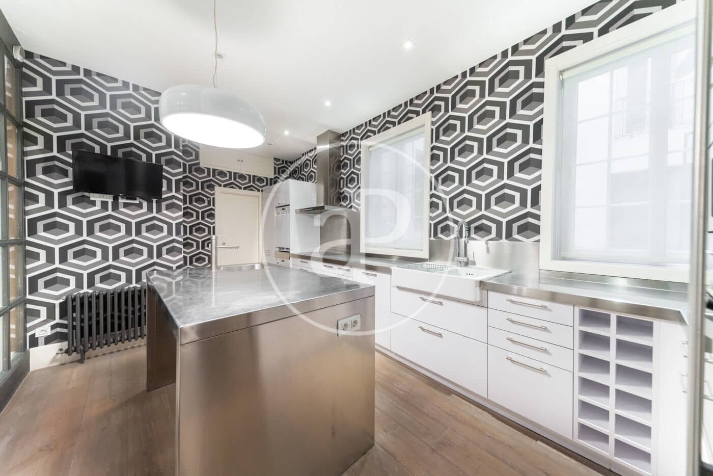 3 quarto Apartamento para arrendar em Madrid cidade - 4 600 € (Ref: 9843411)