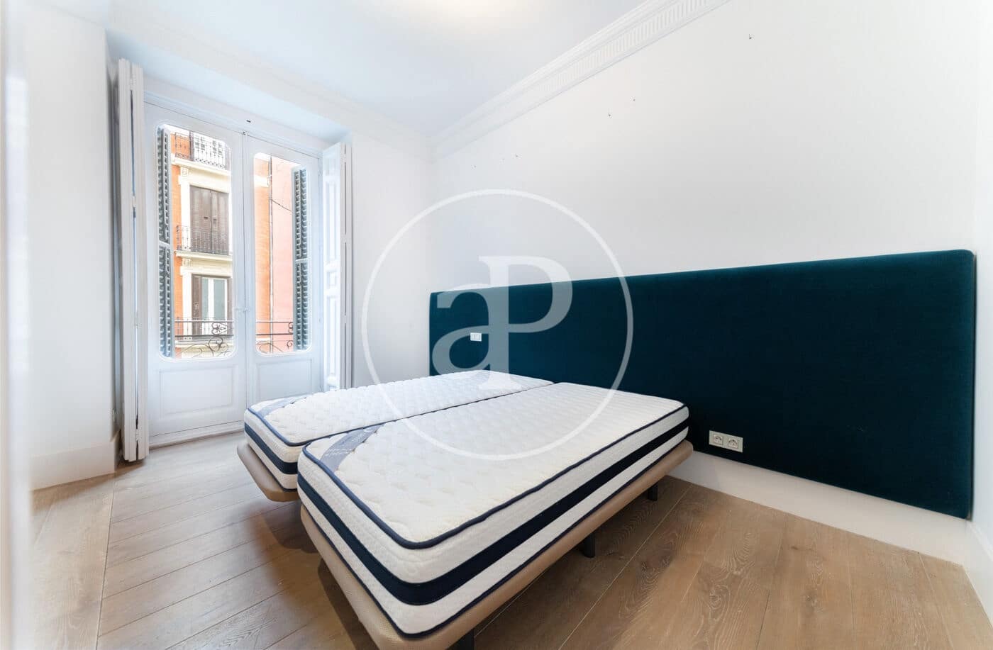 3 quarto Apartamento para arrendar em Madrid cidade - 4 600 € (Ref: 9843411)