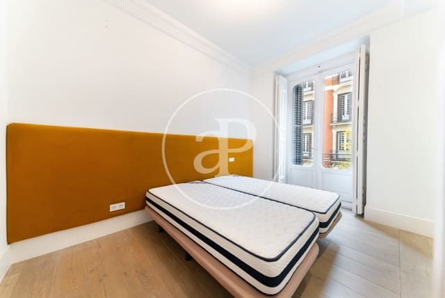 3 quarto Apartamento para arrendar em Almagro, Madrid cidade - 4 600 € (Ref: 9843411)
