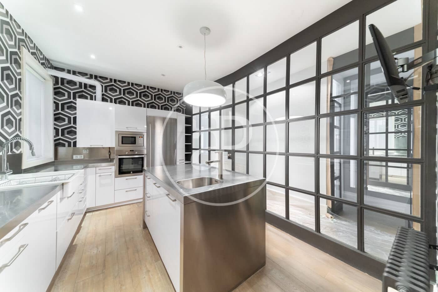 3 quarto Apartamento para arrendar em Madrid cidade - 4 600 € (Ref: 9843411)