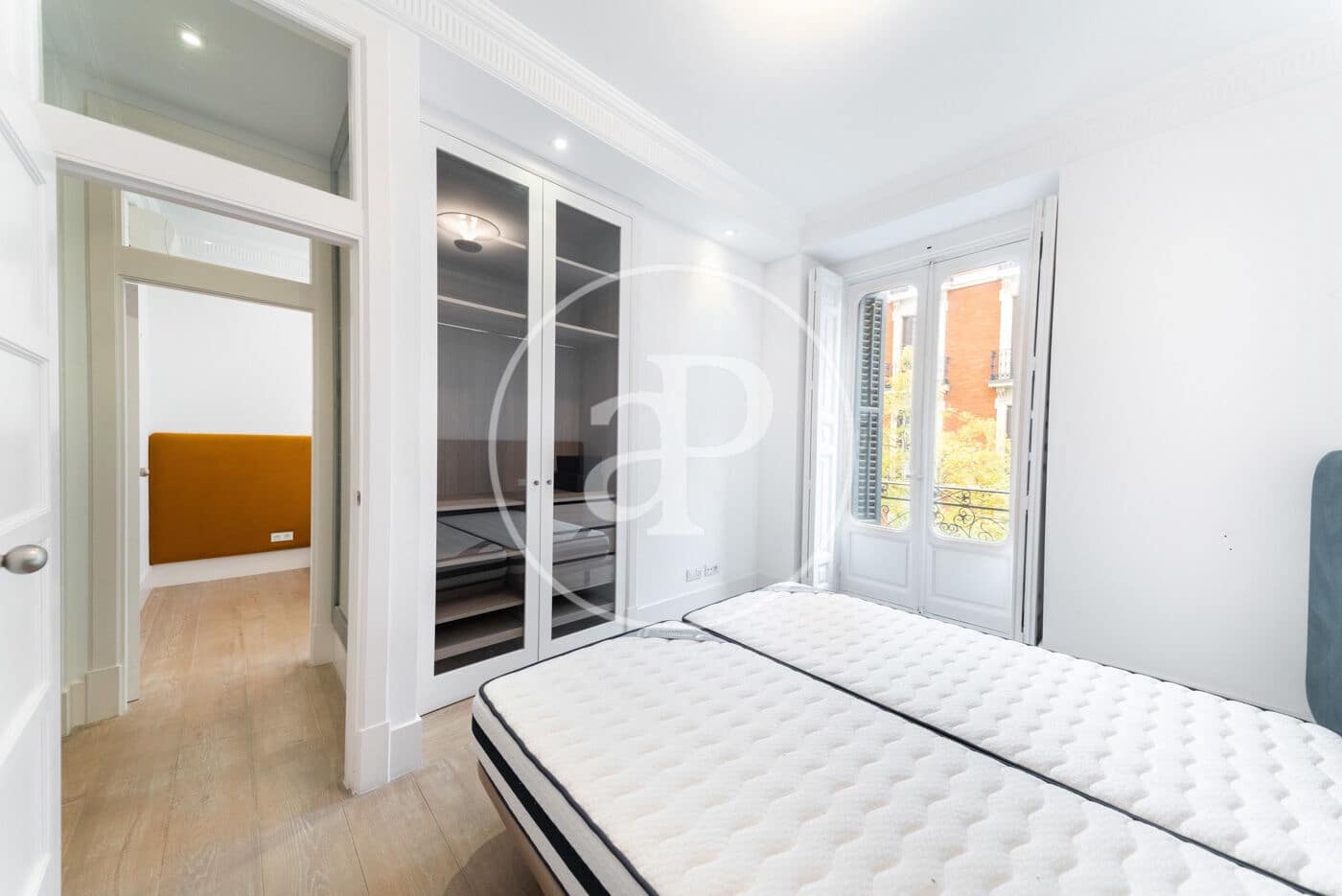 3 quarto Apartamento para arrendar em Madrid cidade - 4 600 € (Ref: 9843411)