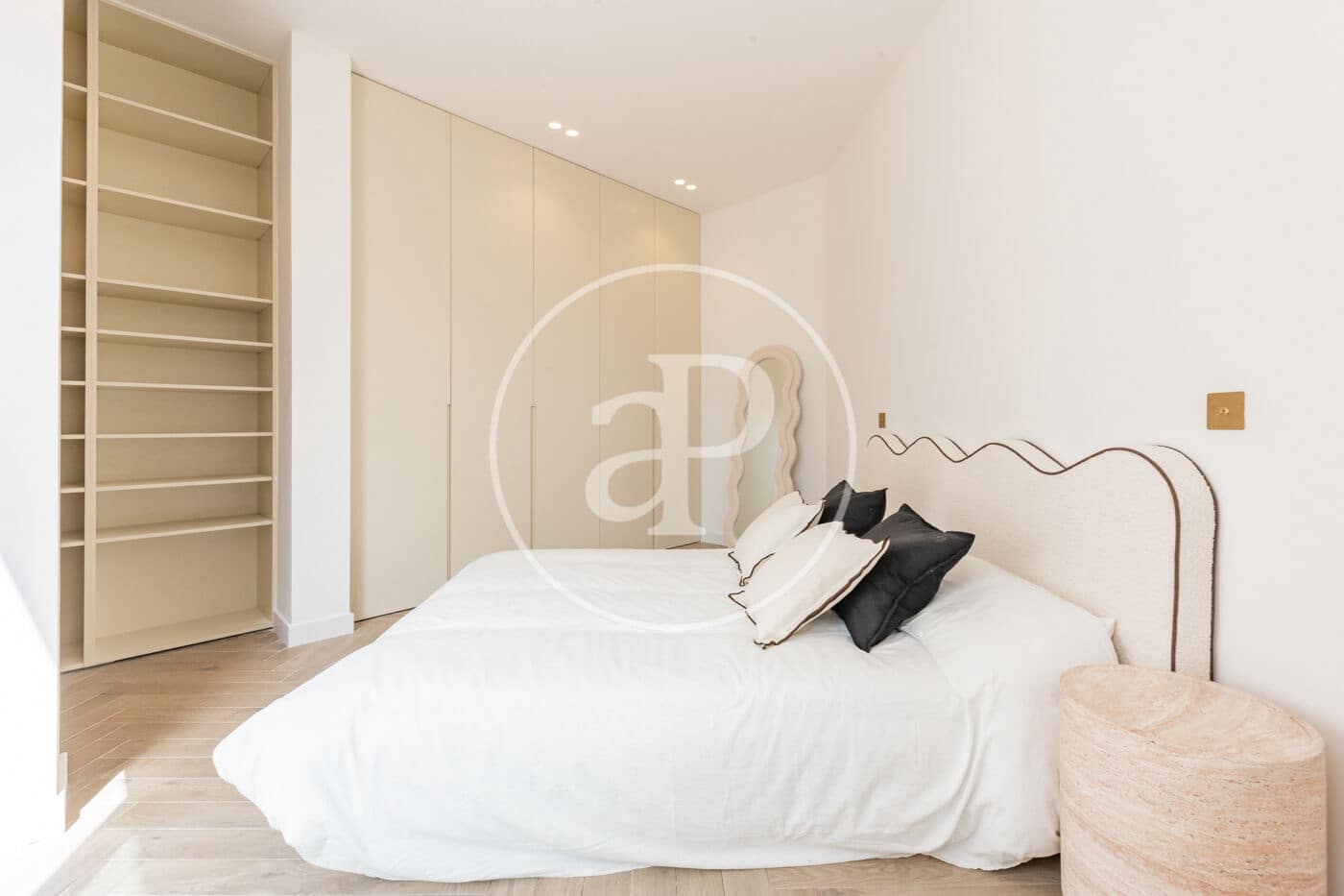2 bedroom Apartment for sale in Madrid city - € 1,299,000 (Ref: 9843412)