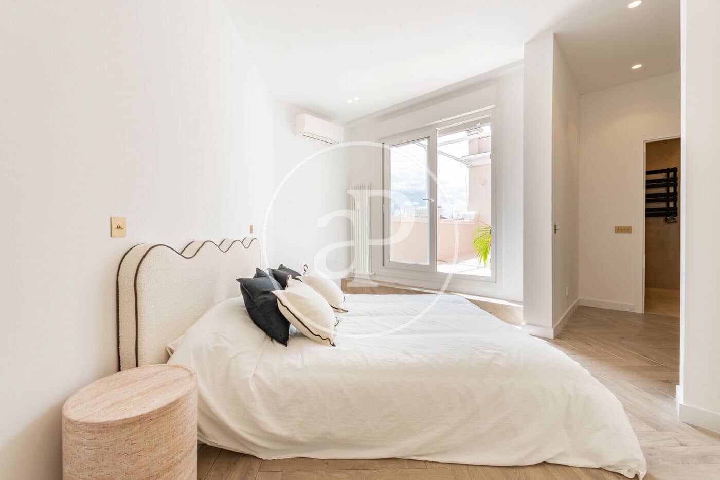 2 bedroom Apartment for sale in Madrid city - € 1,299,000 (Ref: 9843412)
