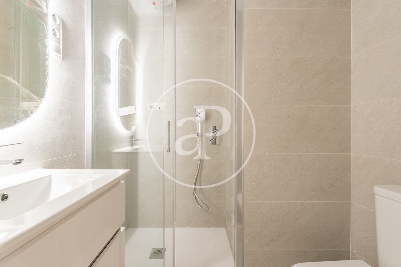 6 bedroom Apartment for sale in Madrid city - € 1,200,000 (Ref: 9846245)