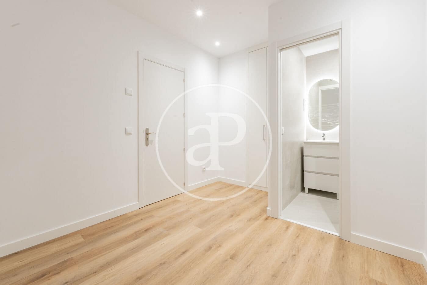 6 bedroom Apartment for sale in Madrid city - € 1,200,000 (Ref: 9846245)